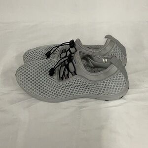 EUC Mens Dreamcity slip on sneaker shoes